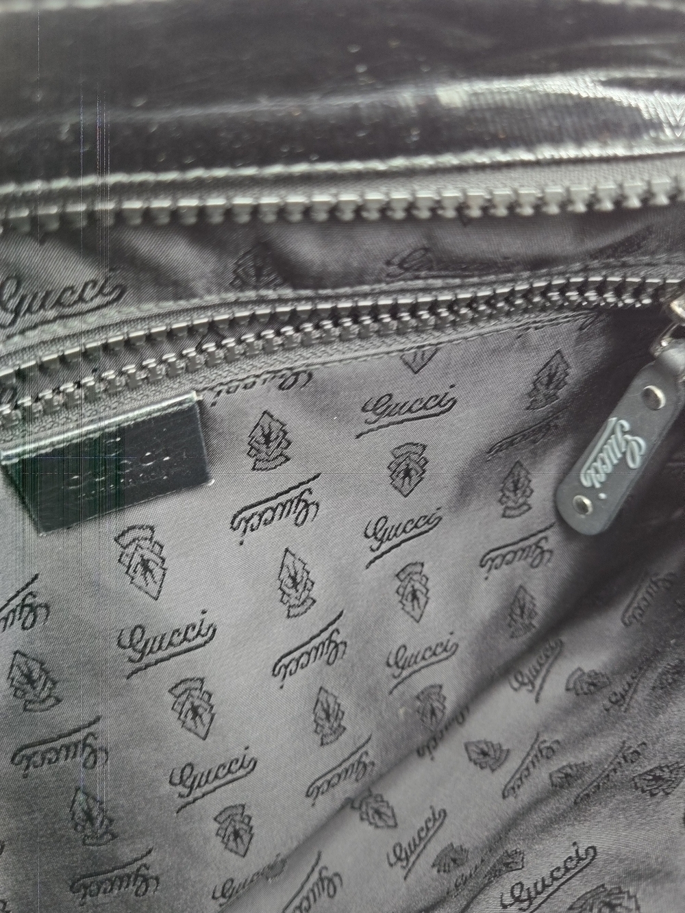 Gucci Crest Emblem Crossbody Messenger Bag - Picture 7 of 16